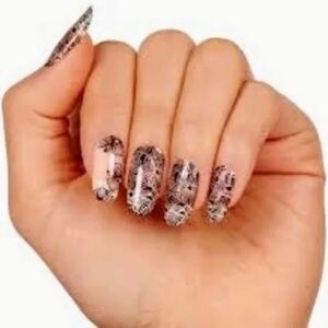 🌸Sale:3/$30🌸 Color Street Nail strips. Shade: Flower Power.